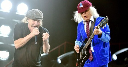 AC/DC взорвали Уэмбли своим первым концертом 3 июля